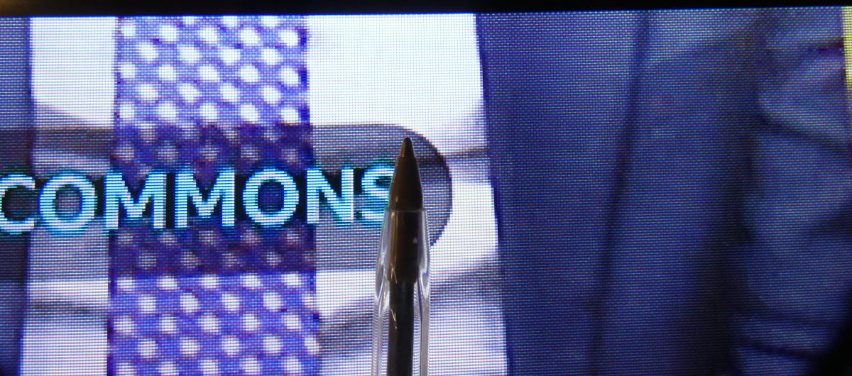 TCL 40 Inch 40RS550K LED 2160p (4K) Roku OS TV UK Delivery No Stand GRADE C-1 — issue photo