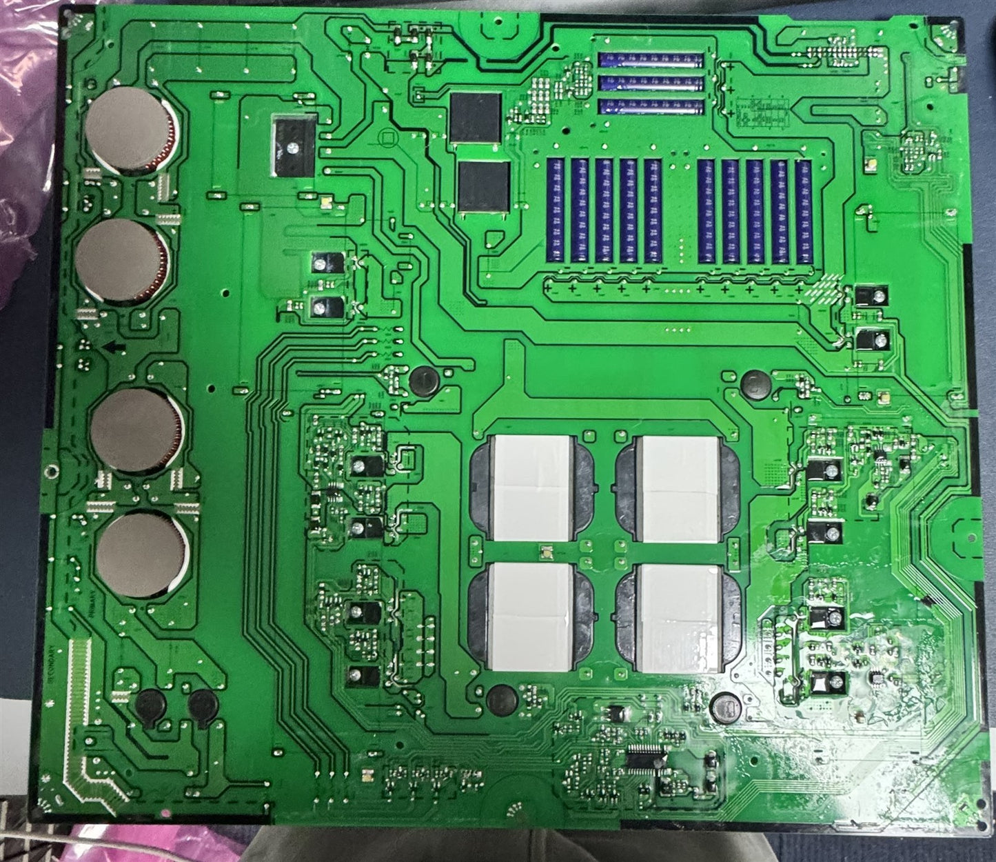 8526589